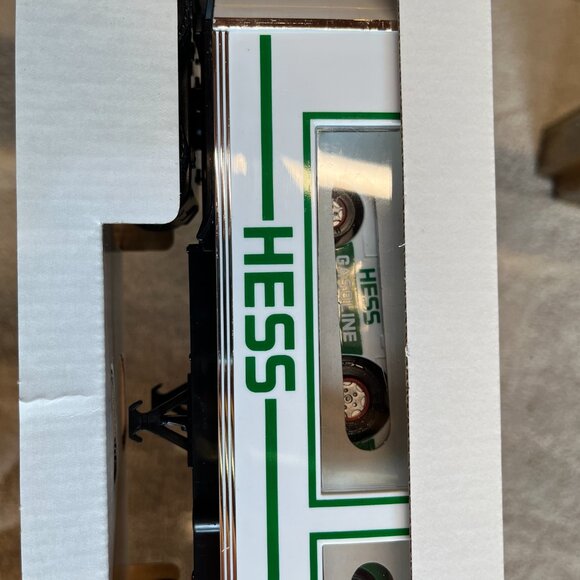 1997 Hess Toy Truck with Friction Racers – Lights & Ramp, NIB - Picture 7 of 16